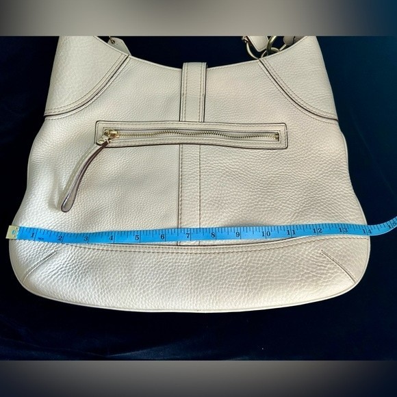 Coach Hampton Hobo off white pebble leather shoulder purse with gold har… - Picture 8 of 13